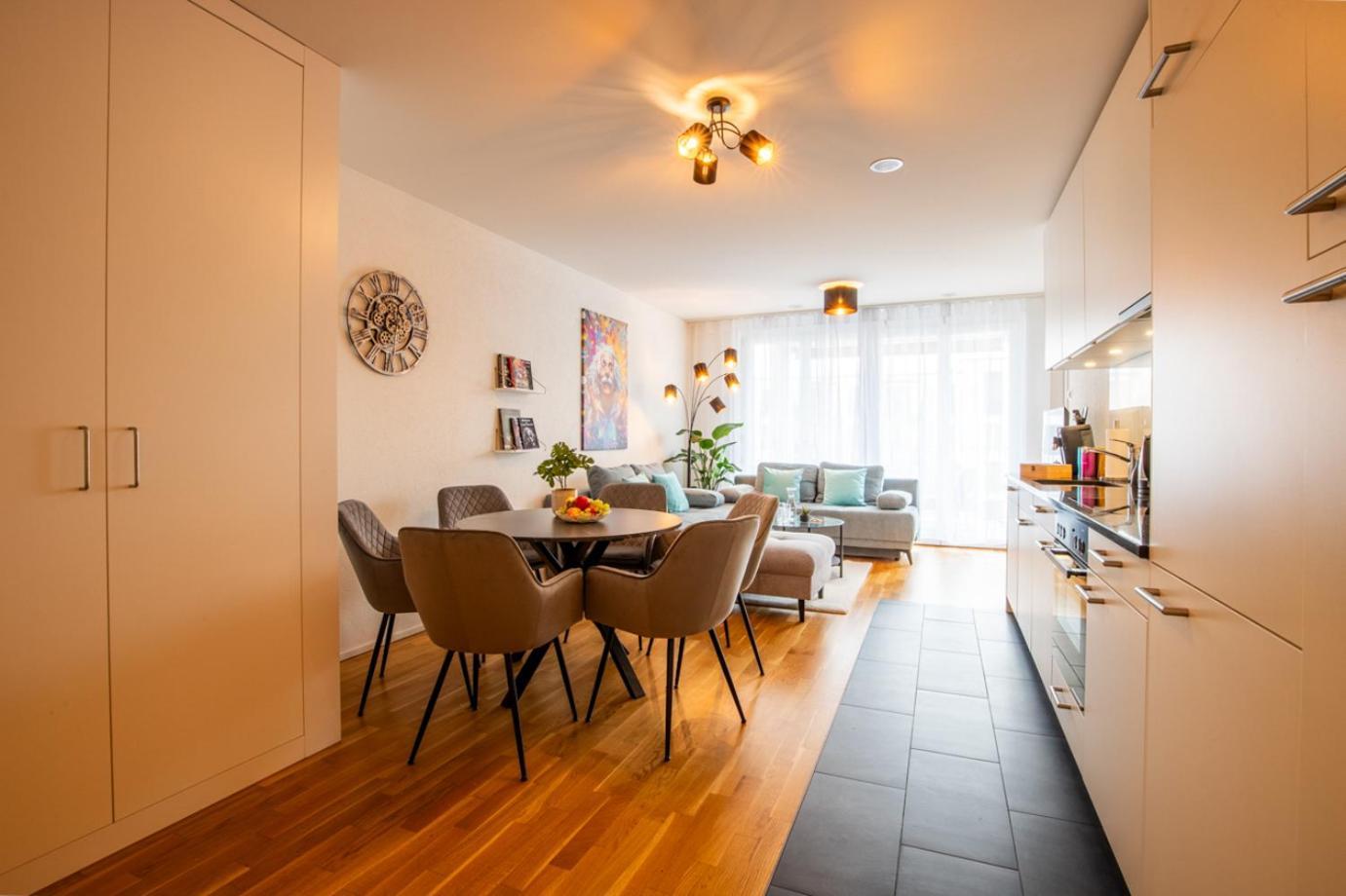 Apartment Special Einstein Ii Basel, Messe Kleinbasel 10-star Basel